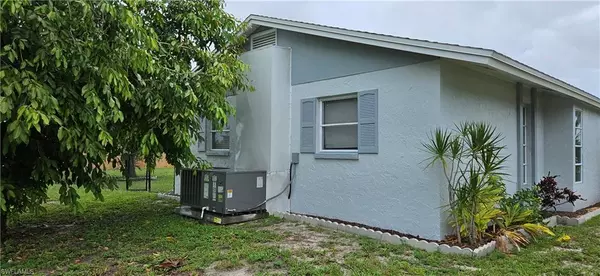 Cape Coral, FL 33904,1228 SE 37th ST