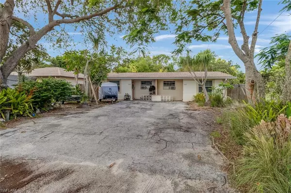 4205 Springs LN, Bonita Springs, FL 34134