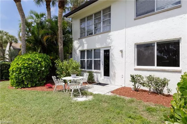 Naples, FL 34112,3558 Antarctic CIR #2201