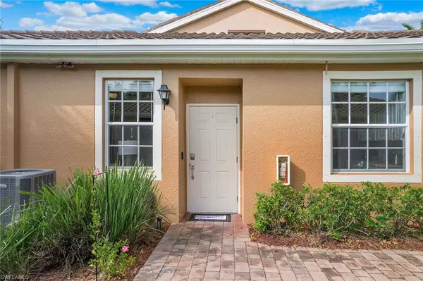 Naples, FL 34114,14150 Winchester CT #1701