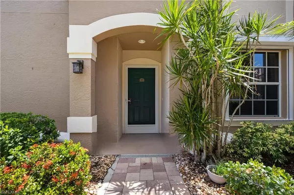 Fort Myers, FL 33919,14860 Crystal Cove CT #301