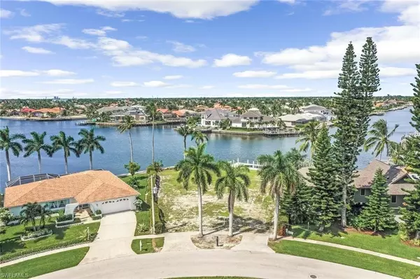 Marco Island, FL 34145,1072 Fieldstone DR