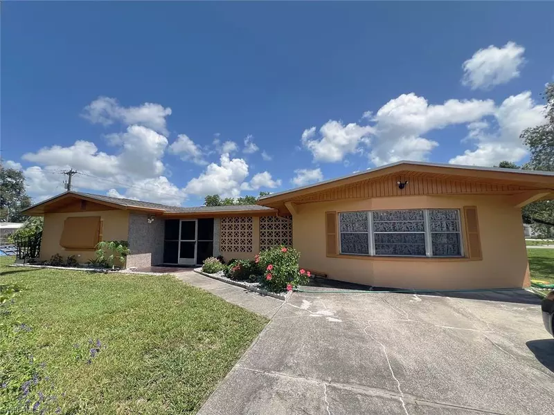 30 E Mariana AVE, North Fort Myers, FL 33917