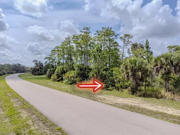 495 Greenbriar BLVD, Lehigh Acres, FL 33972