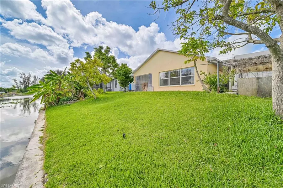 163 SE 16th ST, Cape Coral, FL 33990