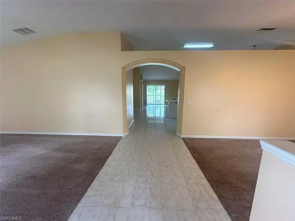 Cape Coral, FL 33909,462 NE 2nd PL