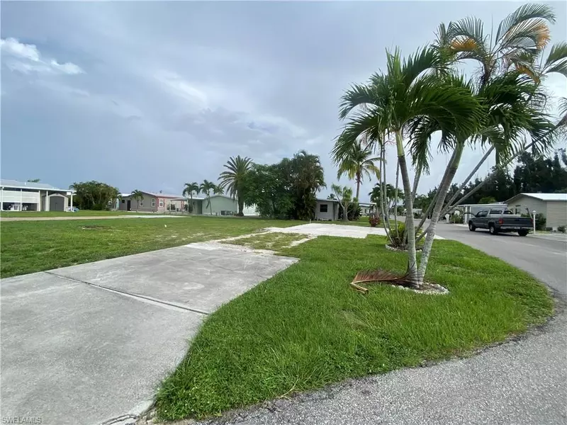 4904 Needlefish LN, St. James City, FL 33956