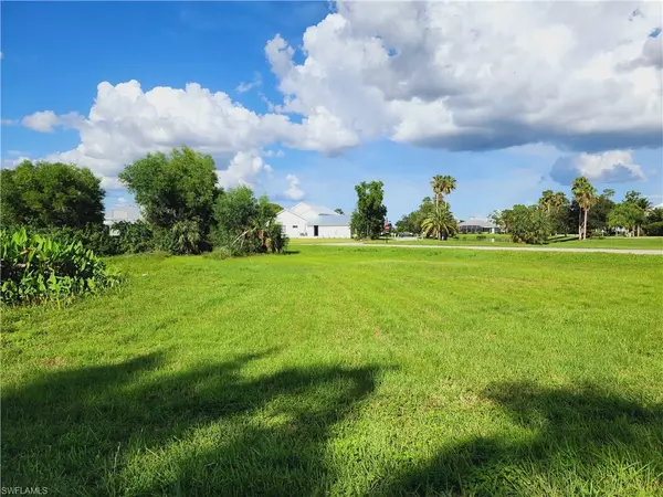 North Fort Myers, FL 33917,6051 Eagle Watch CT