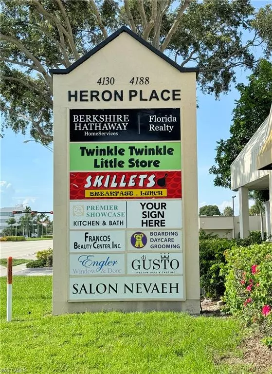 Naples, FL 34103,4130 Tamiami TRL N