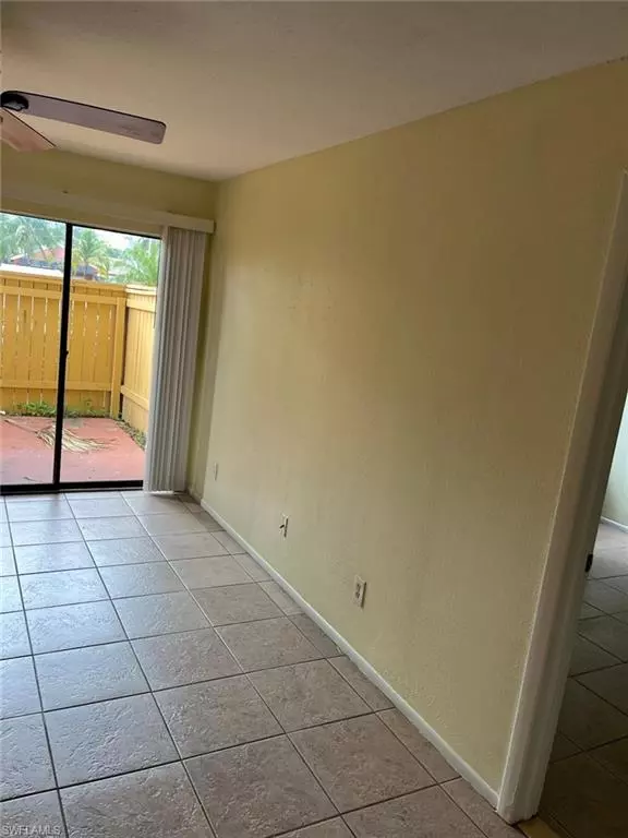 Fort Myers, FL 33916,2845 Winkler AVE #308