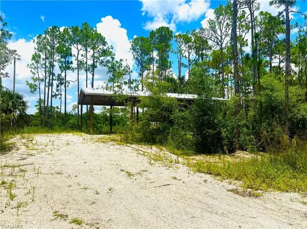 North Fort Myers, FL 33917,9881 Councilor LN