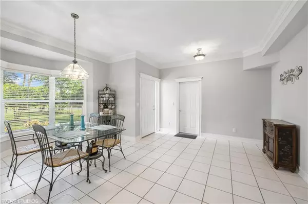 Naples, FL 34110,200 Diamond CIR #207