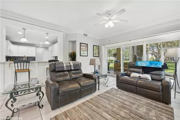 Naples, FL 34110,200 Diamond CIR #207