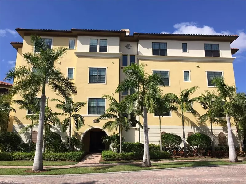 2547 Marquesa Royale LN #3-201, Naples, FL 34109