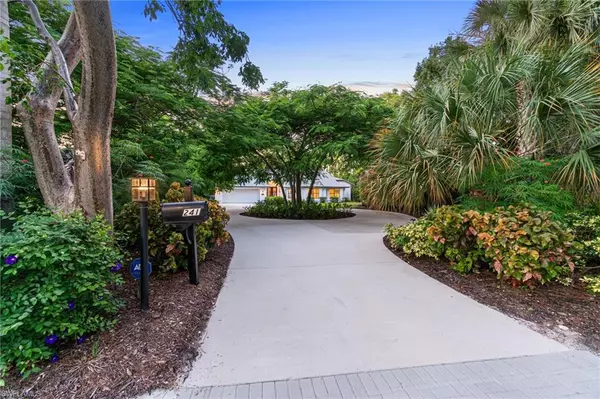 241 Carica RD, Naples, FL 34108