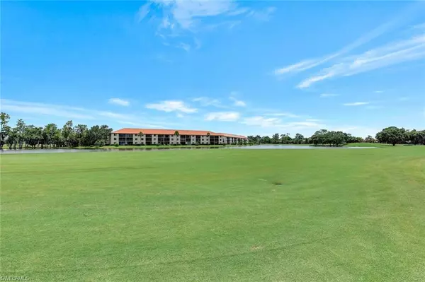 Naples, FL 34104,7340 Glenmoor LN #3105