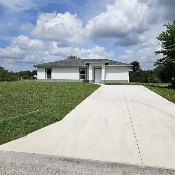 2700 31ST ST SW, Lehigh Acres, FL 33976