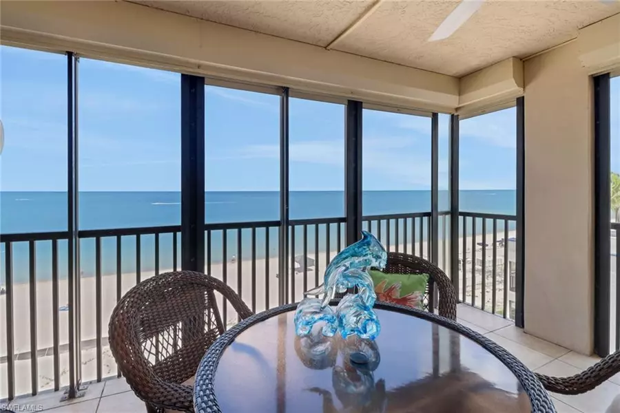 9415 Gulf Shore DR #402, Naples, FL 34108