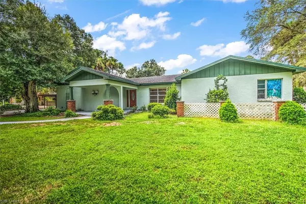 823 Fort Thompson AVE, Labelle, FL 33935