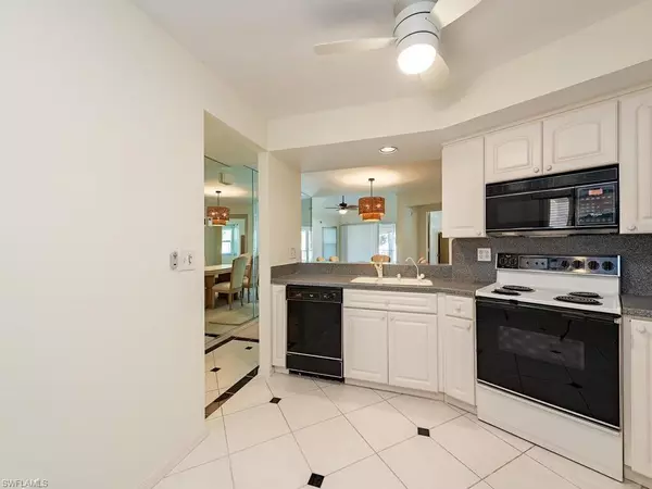 Naples, FL 34105,1044 Woodshire LN #B207