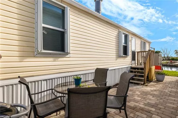 Fort Myers Beach, FL 33931,70 EMILY LN
