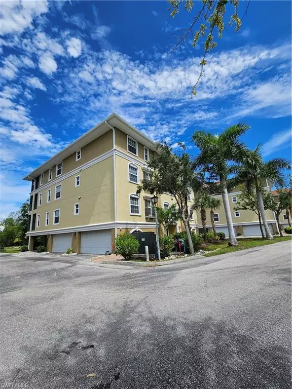 10070 Lake Cove DR #102, Fort Myers, FL 33908