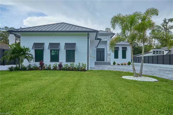 Naples, FL 34119,5847 English Oaks LN