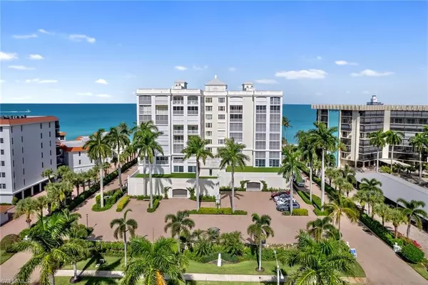 Naples, FL 34103,3377 Gulf Shore BLVD N #7B