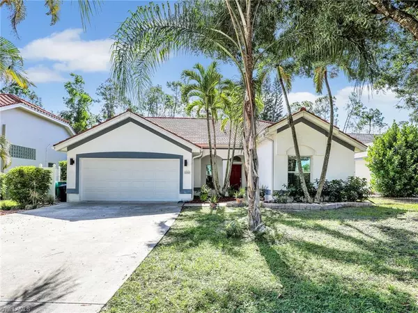 2208 Piccadilly CT,  Naples,  FL 34112