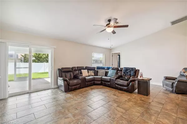 Cape Coral, FL 33993,313 NW 13th TER