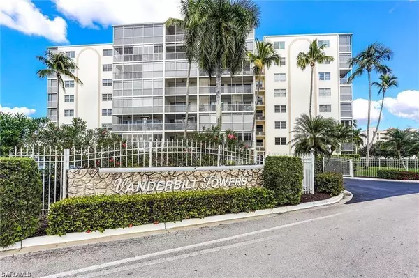 Naples, FL 34108,1 Bluebill AVE #206