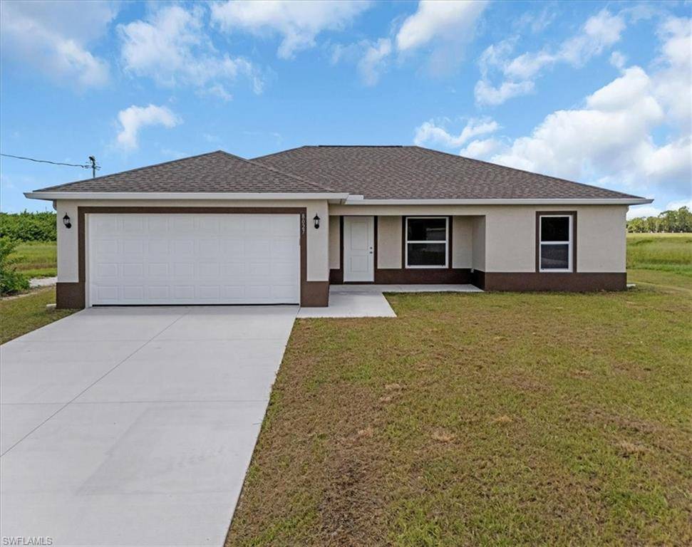 8027 Oakleaf CIR, Labelle, FL 33935