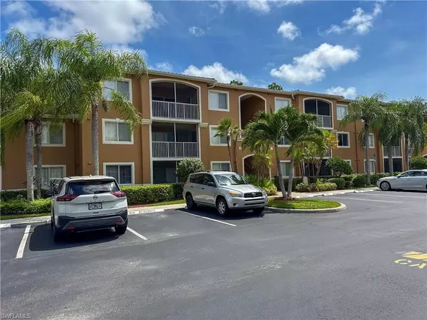 Naples, FL 34112,1835 Florida Club CIR #3203