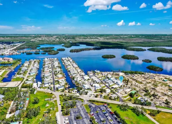 54 Oyster Bay LN, Fort Myers Beach, FL 33931
