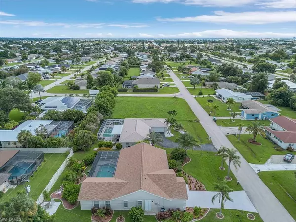 Cape Coral, FL 33904,527 SE 36th ST