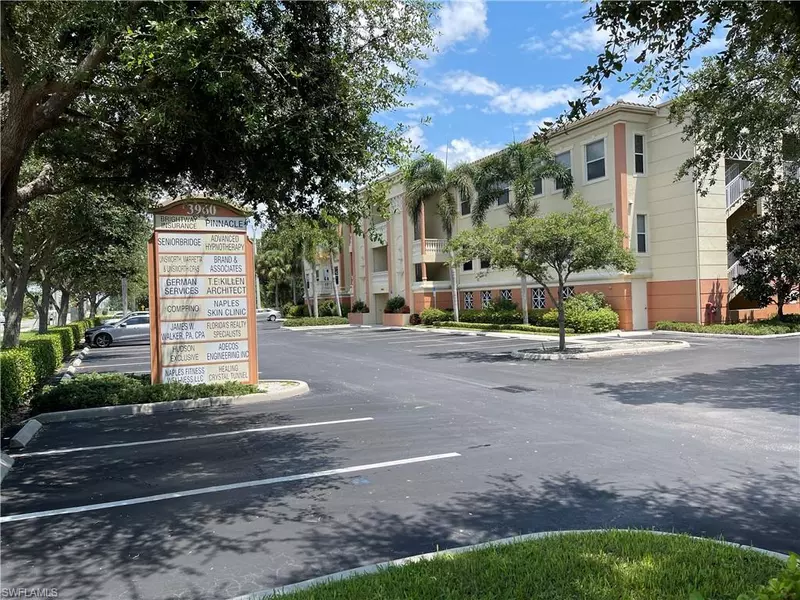 3960 Radio RD #202, Naples, FL 34104