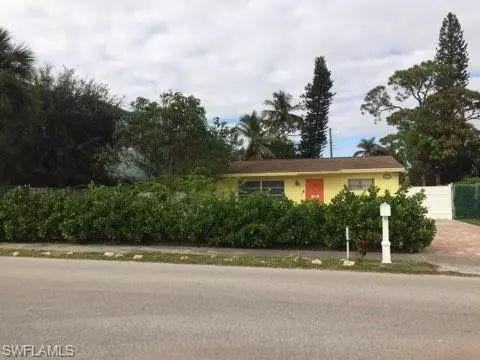 Naples, FL 34102,1381 13th AVE N