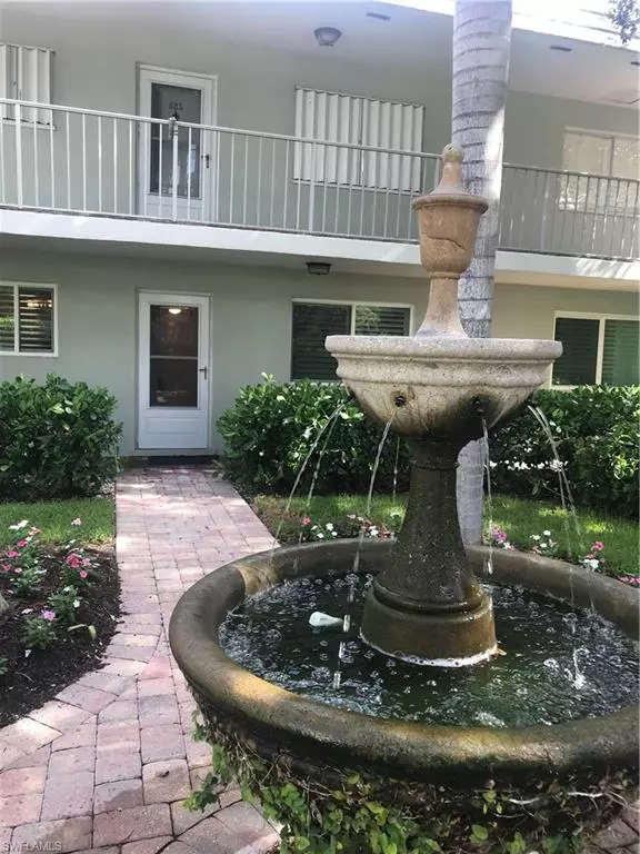 Naples, FL 34102,523 Broad AVE S #523