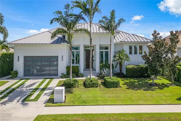 Marco Island, FL 34145,1528 Buccaneer CT