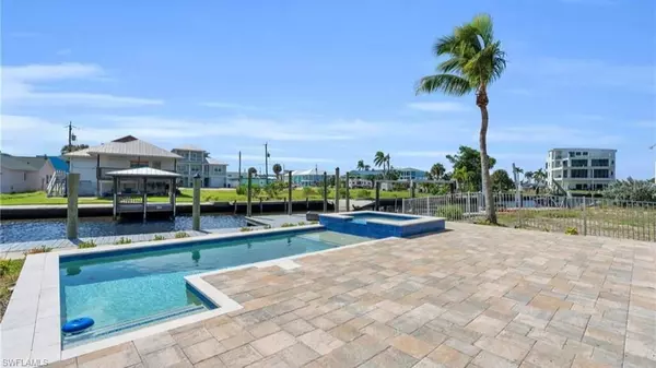 Fort Myers Beach, FL 33931,745 Matanzas CT