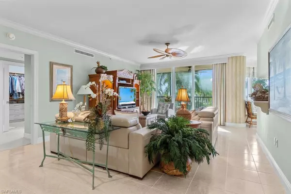 Naples, FL 34114,1060 Borghese LN #205