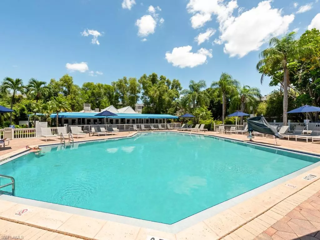 Naples, FL 34103,600 Neapolitan WAY #251