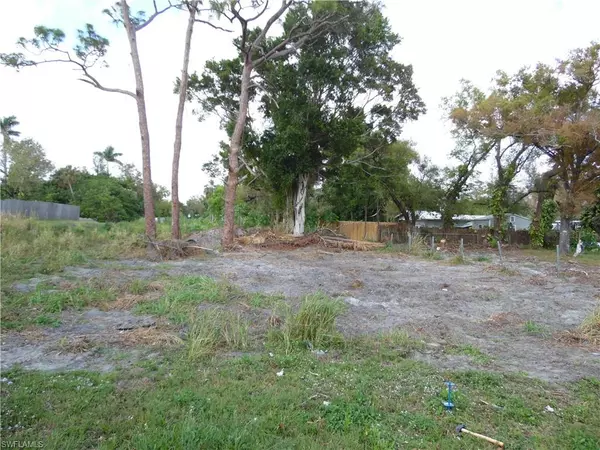 North Fort Myers, FL 33903,556 Clark ST