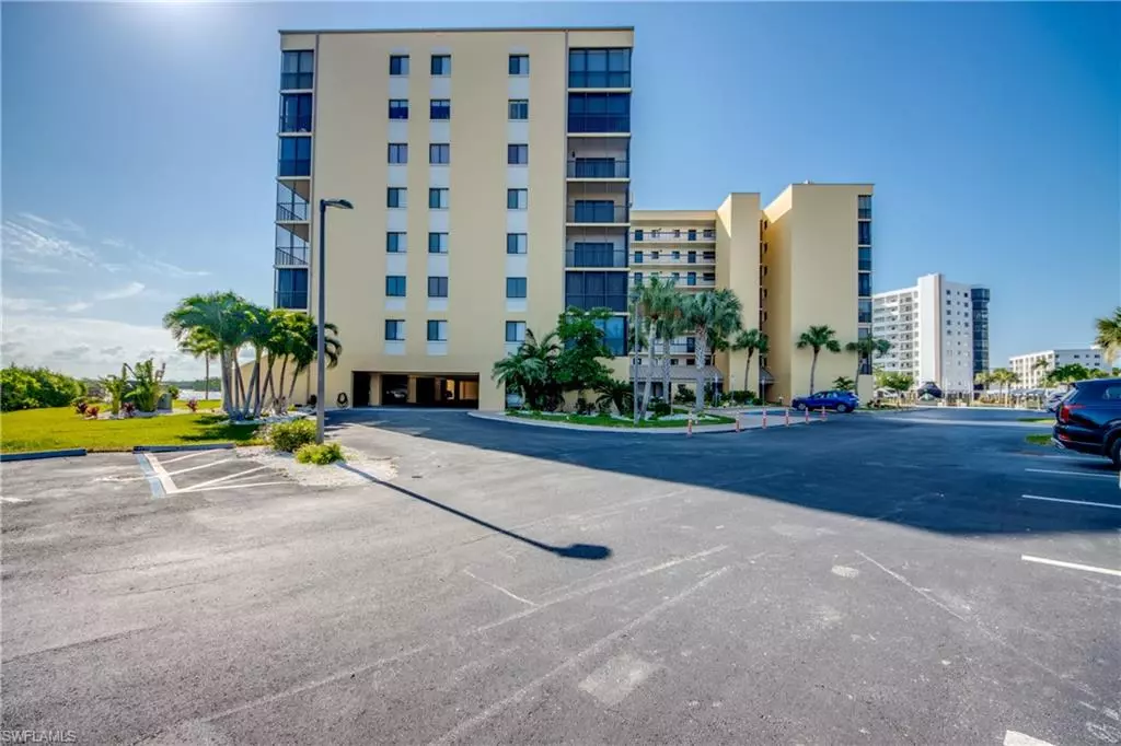 Fort Myers Beach, FL 33931,400 Lenell RD #309