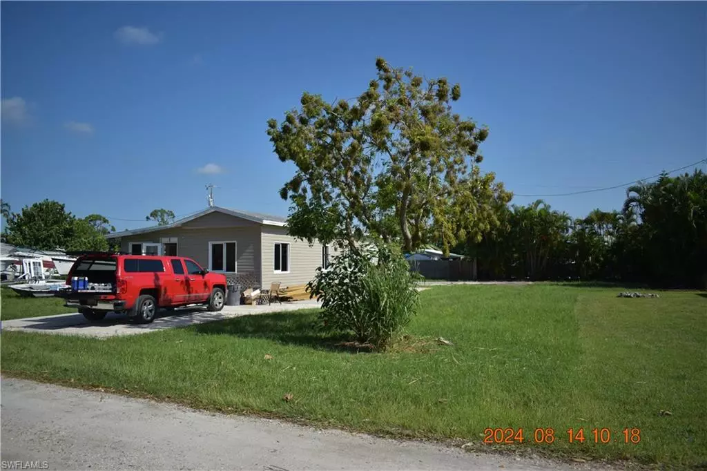 Bokeelia, FL 33922,5960 Bomar LN