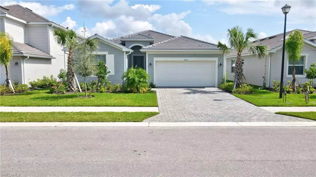 2301 Avocado LN, Naples, FL 34120