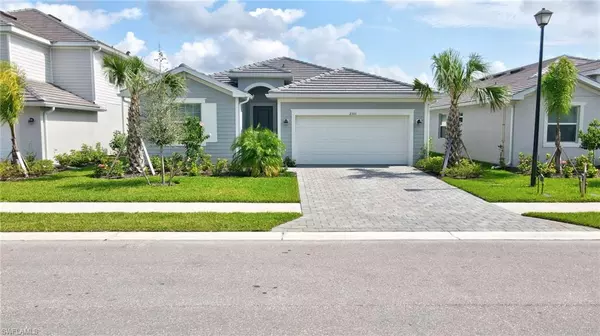 2301 Avocado LN, Naples, FL 34120