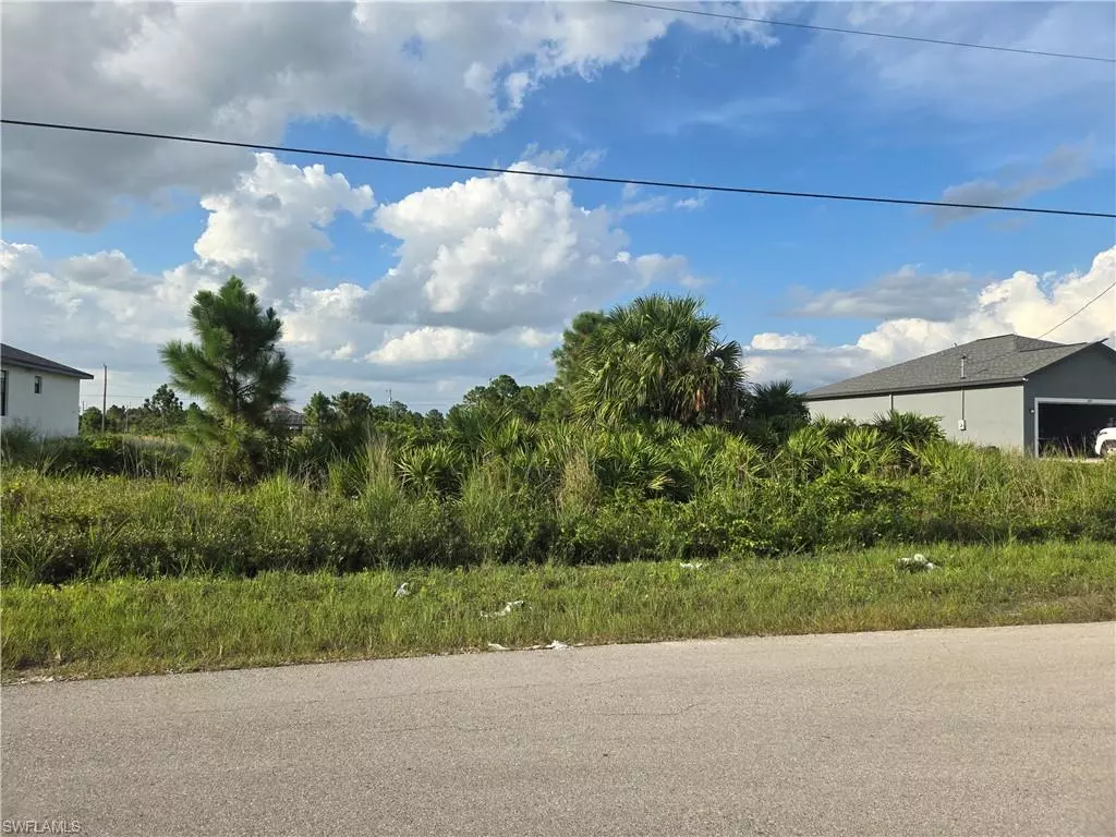 Lehigh Acres, FL 33974,843 Colyer ST E