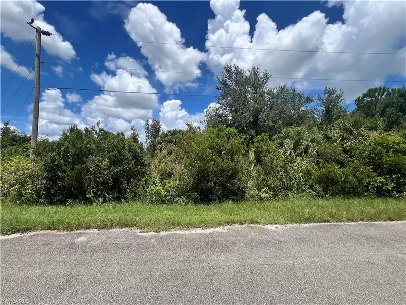 2612 36th ST SW, Lehigh Acres, FL 33976