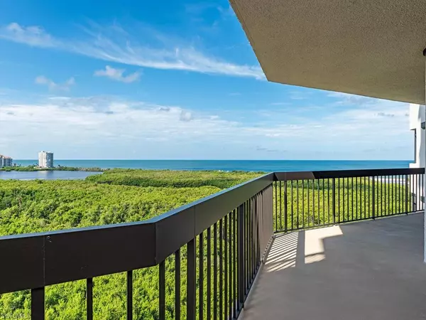 Naples, FL 34108,6001 Pelican Bay BLVD #1003